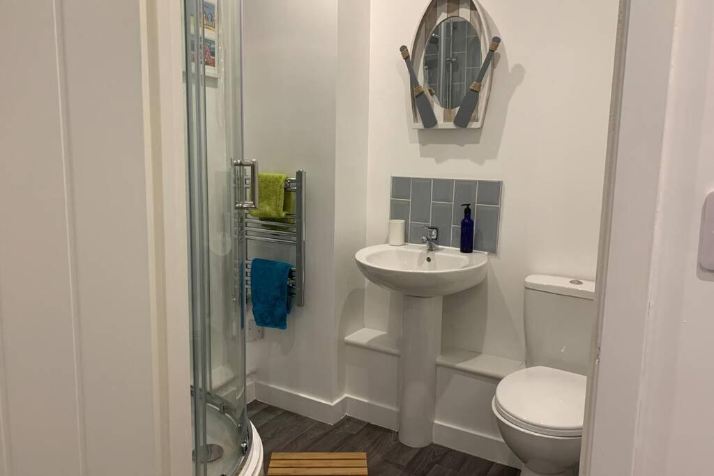 Bournemouth Nr Town Beach Train Coach Shops Lovely Entire Apartment Allows Quiet Good Dogs 외부 사진