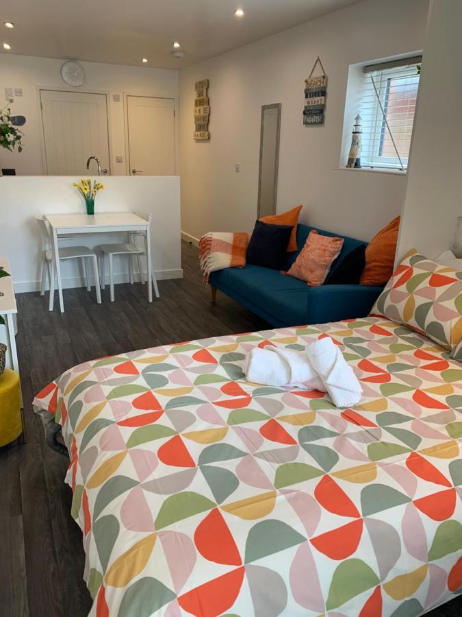 Bournemouth Nr Town Beach Train Coach Shops Lovely Entire Apartment Allows Quiet Good Dogs 외부 사진