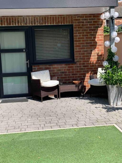 Bournemouth Nr Town Beach Train Coach Shops Lovely Entire Apartment Allows Quiet Good Dogs 외부 사진